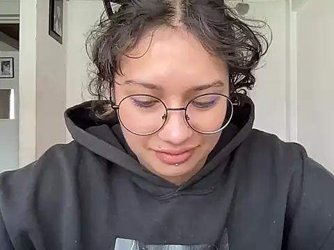 Dreana online show from February 2026 04:15:02 PM