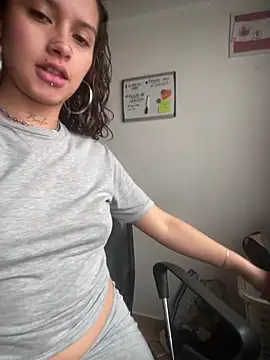 Dreana online show from February 2026 09:59:02 PM