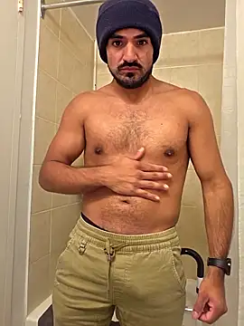 Snapshot of piggylatino chatting on November 2025 08:20:01 PM piggylatino online show from November 2025 08:20:01 PM