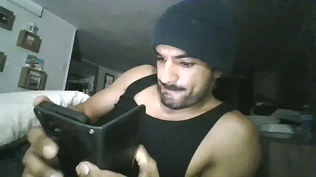 Snapshot of piggylatino chatting on January 2026 10:52:01 AM piggylatino online show from January 2026 10:52:01 AM