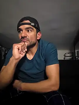 Snapshot of piggylatino chatting on February 2026 12:04:02 AM piggylatino online show from February 2026 12:04:02 AM