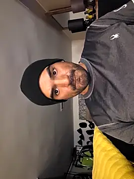 Snapshot of piggylatino chatting on February 2026 10:37:01 PM piggylatino online show from February 2026 10:37:01 PM