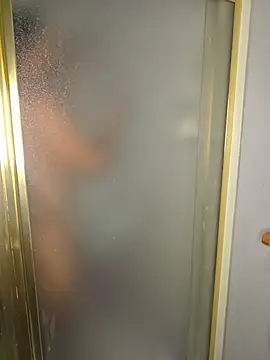 Snapshot of piggylatino chatting on February 2026 12:21:01 AM piggylatino online show from February 2026 12:21:01 AM