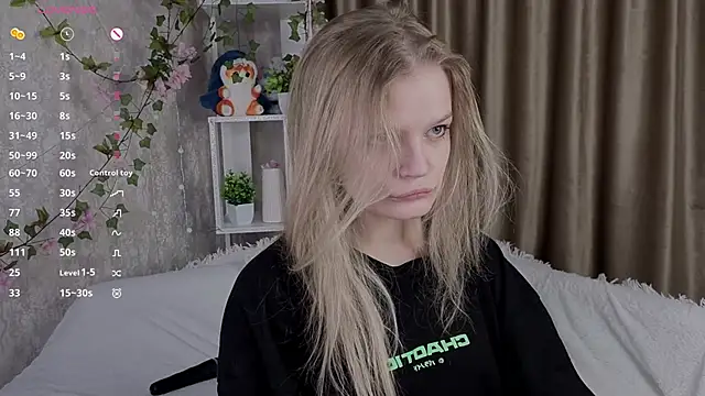 Snapshot of MicheleHonas chatting on March 2026 05:41:02 PM MicheleHonas online show from March 2026 05:41:02 PM