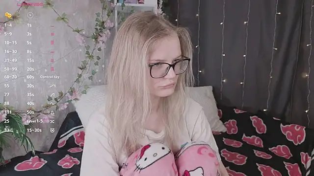 Snapshot of MicheleHonas chatting on March 2026 06:19:02 PM MicheleHonas online show from March 2026 06:19:02 PM