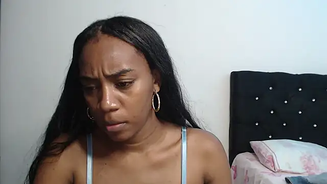 AishaOwens online show from November 2025 07:38:01 PM