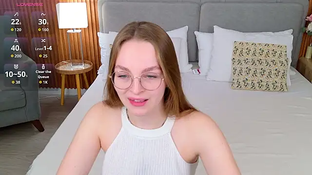 Snapshot of MadisonSmitt chatting on March 2026 05:03:02 AM MadisonSmitt online show from March 2026 05:03:02 AM