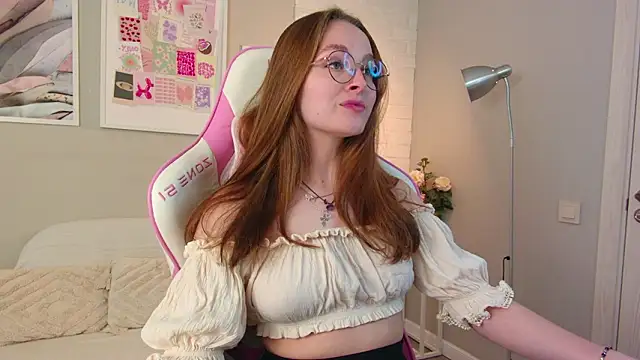 Snapshot of MadisonSmitt chatting on March 2026 05:13:02 AM MadisonSmitt online show from March 2026 05:13:02 AM