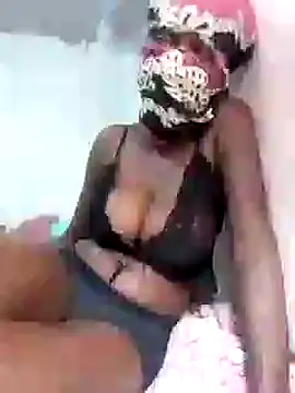 Snapshot of Molatane0 chatting on November 2025 12:22:01 PM Molatane0 online show from November 2025 12:22:01 PM