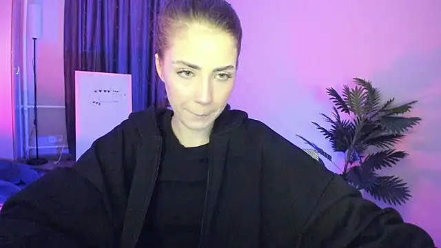 Aurora Glow21 online show from February 2026 04:32:01 AM