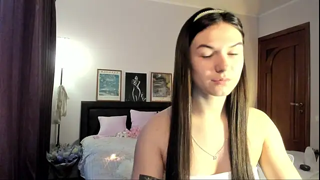 luna lust 212 online show from June 2026 03:39:02 PM