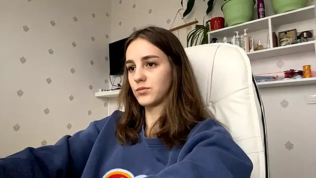 Snapshot of SweetieKatie chatting on November 2025 12:15:02 PM SweetieKatie online show from November 2025 12:15:02 PM