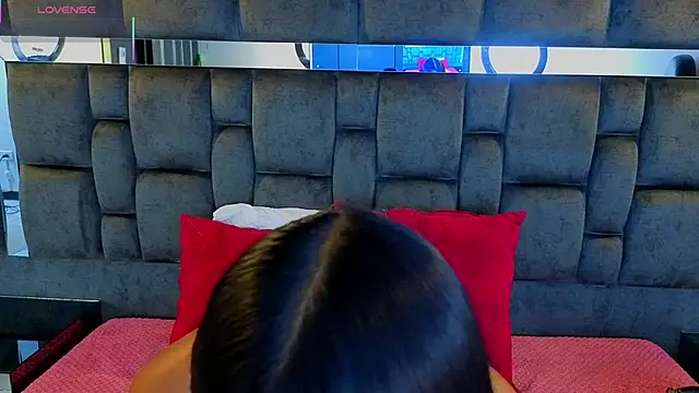 IssaJones  online show from March 2026 10:31:02 PM