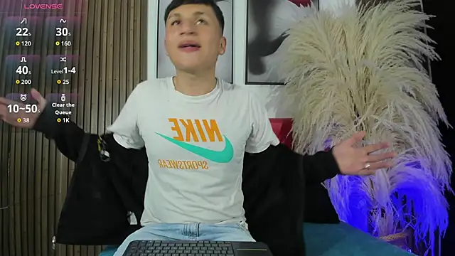 Sweet Smiith online show from November 2025 07:25:01 PM