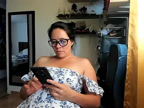 caroline 47 online show from March 2026 08:36:02 PM