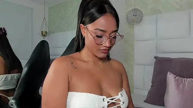 Snapshot of anna_jules chatting on November 2025 09:57:02 PM anna jules online show from November 2025 09:57:02 PM