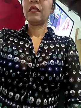 Snapshot of alexandra100gg chatting on November 2025 08:47:01 PM alexandra100gg online show from November 2025 08:47:01 PM