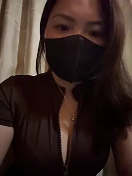 Snapshot of Thythy68 chatting on November 2025 03:40:01 AM Thythy68 online show from November 2025 03:40:01 AM