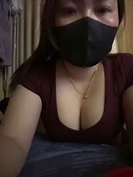 Snapshot of Thythy68 chatting on November 2025 04:48:02 AM Thythy68 online show from November 2025 04:48:02 AM