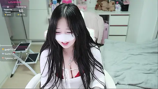 kimhyeona2005 online show from April 2026 12:03:02 PM