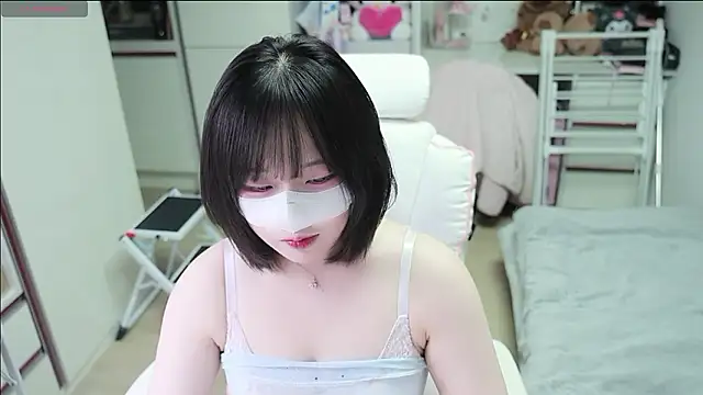 Snapshot of kimhyeona2005 chatting on April 2026 11:12:01 AM kimhyeona2005 online show from April 2026 11:12:01 AM