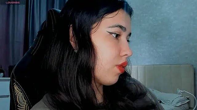 Snapshot of Diara_1an chatting on May 2026 04:09:02 AM Diara 1an online show from May 2026 04:09:02 AM