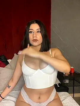 GinebraBelucci online show from November 2025 04:31:02 PM