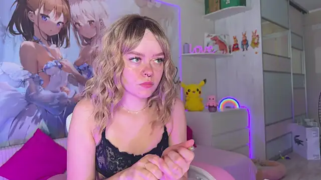 CheekySashaCharm online show from July 2026 12:53:01 PM