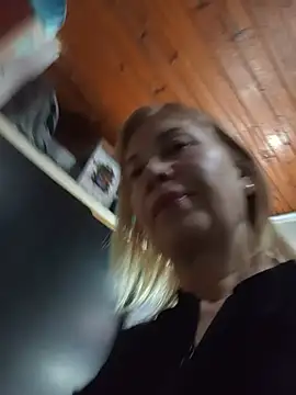 Snapshot of SexyMilf1211 chatting on June 2026 02:10:02 PM SexyMilf1211 online show from June 2026 02:10:02 PM