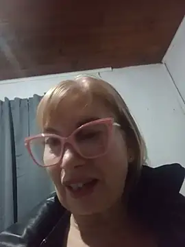 Snapshot of SexyMilf1211 chatting on June 2026 11:22:02 AM SexyMilf1211 online show from June 2026 11:22:02 AM