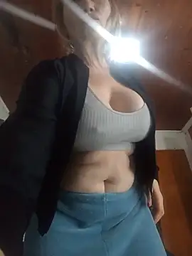 Snapshot of SexyMilf1211 chatting on July 2026 10:50:01 AM SexyMilf1211 online show from July 2026 10:50:01 AM