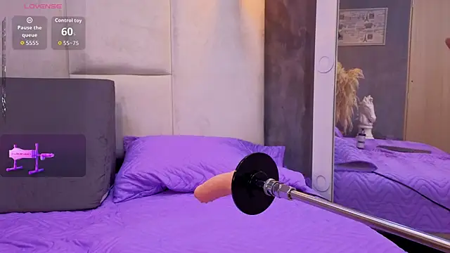 Valentino moretti online show from April 2026 12:45:02 PM