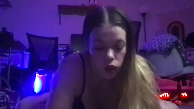 Snapshot of Luna_Ray_21 chatting on December 2025 04:09:01 AM Luna Ray 21 online show from December 2025 04:09:01 AM