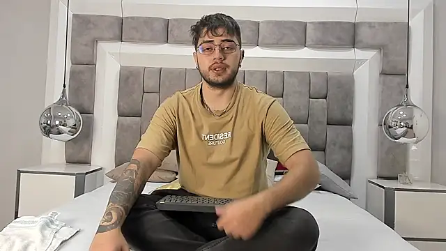 Ethan Greys online show from November 2025 03:50:02 AM