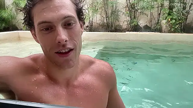 alex islivee online show from June 2026 10:33:02 PM