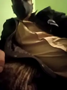 Snapshot of Komel00971 chatting on December 2025 01:50:02 PM Komel00971 online show from December 2025 01:50:02 PM