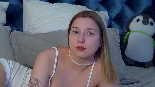 Snapshot of TinnaBurton chatting on April 2026 05:30:01 PM TinnaBurton online show from April 2026 05:30:01 PM