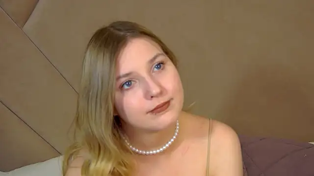 TinnaBurton online show from June 2026 04:22:01 PM