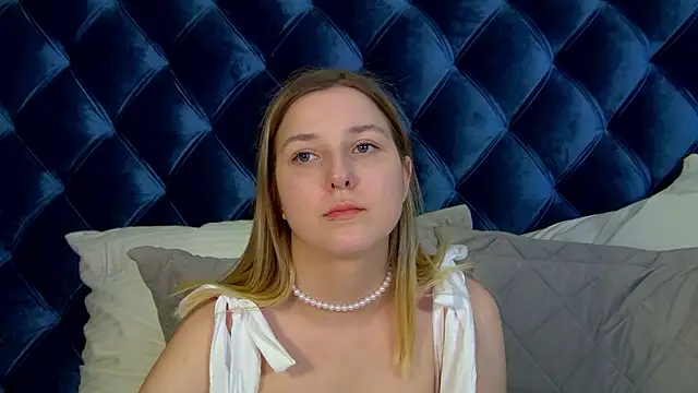 TinnaBurton online show from July 2026 04:33:01 PM