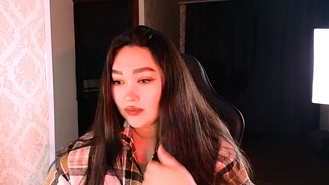 Emma Uilson online show from November 2025 02:21:02 PM