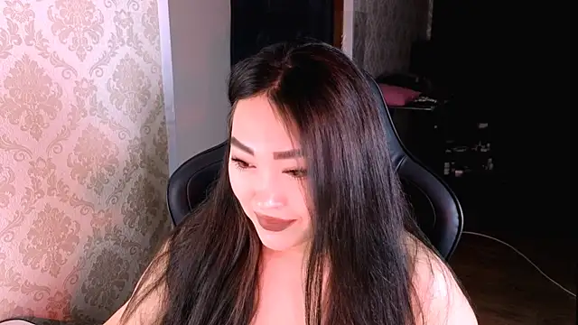 Snapshot of Emma_Uilson chatting on May 2026 01:16:02 PM Emma Uilson online show from May 2026 01:16:02 PM
