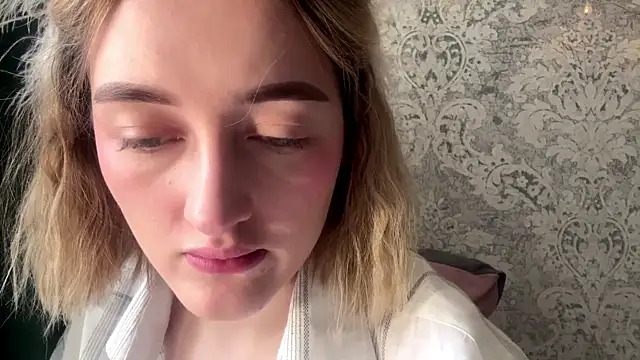 Emily lyy online show from November 2025 09:23:01 AM