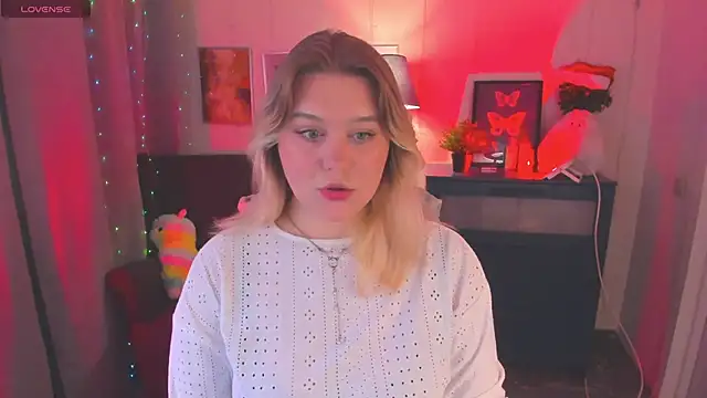 LouiseMous online show from December 2025 10:04:02 PM