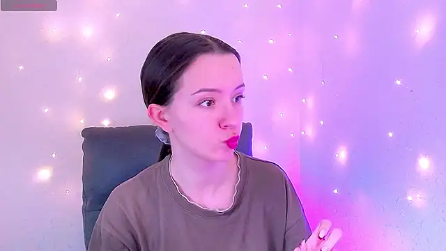 Snapshot of BellaVelure6767 chatting on March 2026 02:59:01 AM BellaVelure6767 online show from March 2026 02:59:01 AM