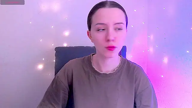 Snapshot of BellaVelure6767 chatting on March 2026 01:09:01 AM BellaVelure6767 online show from March 2026 01:09:01 AM