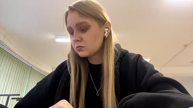 PaulitaSolow online show from November 2025 09:41:01 AM