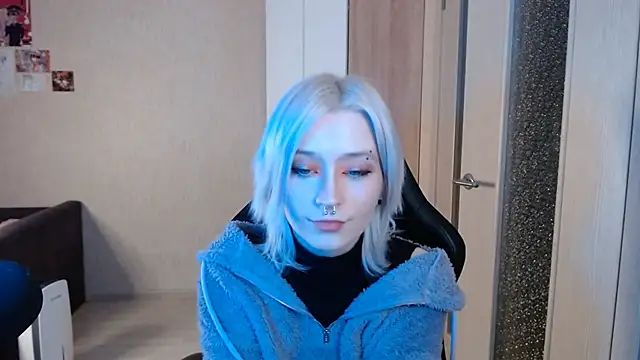 SophiaLur online show from November 2025 12:08:02 PM