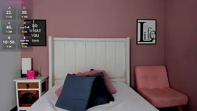 SandyAdaeze online show from December 2025 11:49:02 AM