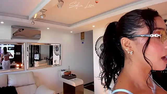 sofiasexhot online show from September 2025 01:03:01 PM