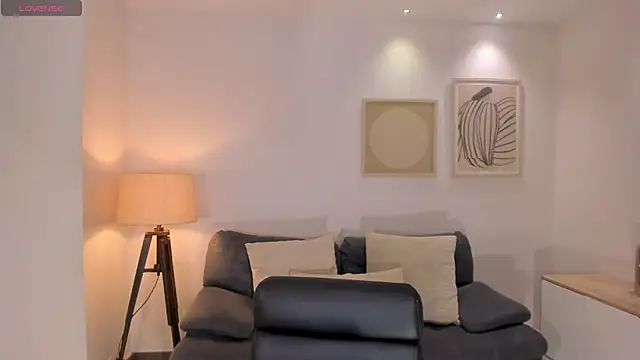 HaileyRoss  online show from April 2026 12:05:02 PM